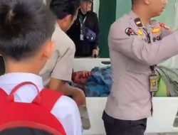 Aksi Cepat Personel Bidhumas Polda Sumsel Tolong Korban Laka Lantas di Palembang
