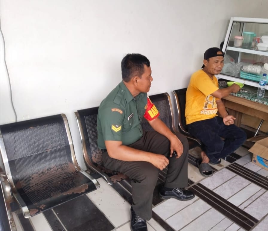 Babinsa Siring Agung Laksanakan Komsos, Imbau Warga Jaga Kebersihan dan Kesehatan 1