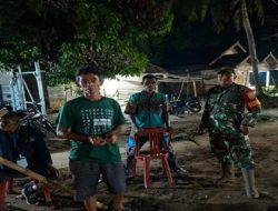 Patroli Malam Babinsa Pedamaran, Hidupkan Semangat Siskamling di Desa Sukaraja