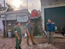 Babinsa Demang Lebar Daun Komsos dengan SP2J, Tekankan Keamanan Stasiun Gas dan Kebersihan Lingkungan