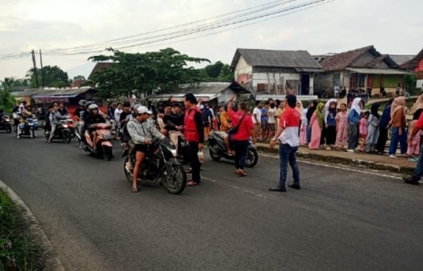 DPC PWRI Kabupaten Tasikmalaya Gelar Kegiatan Bagi-Bagi Takjil,Pererat Silaturahmi Di Bulan Ramadhan 1