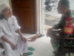 Babinsa 19 Ilir Koramil 418-02/Pakjo Laksanakan Komsos, Pererat Silaturahmi dan Jaga Kondusivitas Wilayah