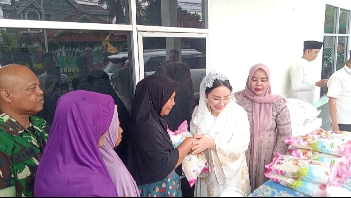 Koramil 418-01/Makrayu dan Nandriani Octarina Berbagi Sembako, Wujud Kepedulian di Bulan Ramadhan 2