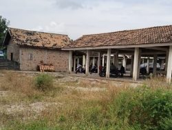 Pasar Tradisional Dirobohkan Saat Pembangunan Tembok Sungai Komering, Warga Sri Bunga Minta Kontraktor Tepati Janji