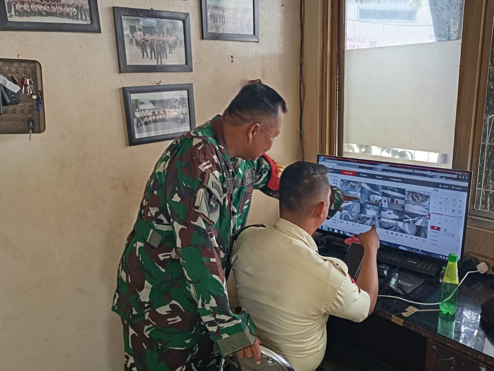 Babinsa Sukamaju Koramil 418-08/Sako Monitoring PT Indomarco Prismatama, Tekankan Keamanan Ketat Selama Ramadan 2