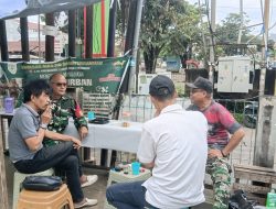 Antisipasi Begal dan Curanmor, Babinsa Sungai Selayur Koramil 418-05/Lemabang Intensifkan Komsos dengan Warga