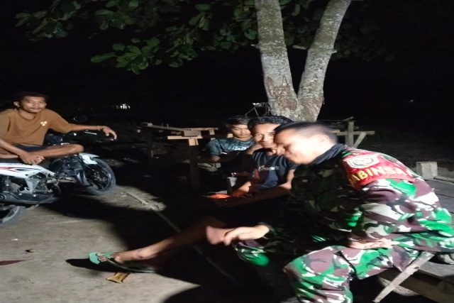 Patroli Siskamling di Desa Pulau Geronggang Pererat Silaturahmi TNI dan Masyarakat 1