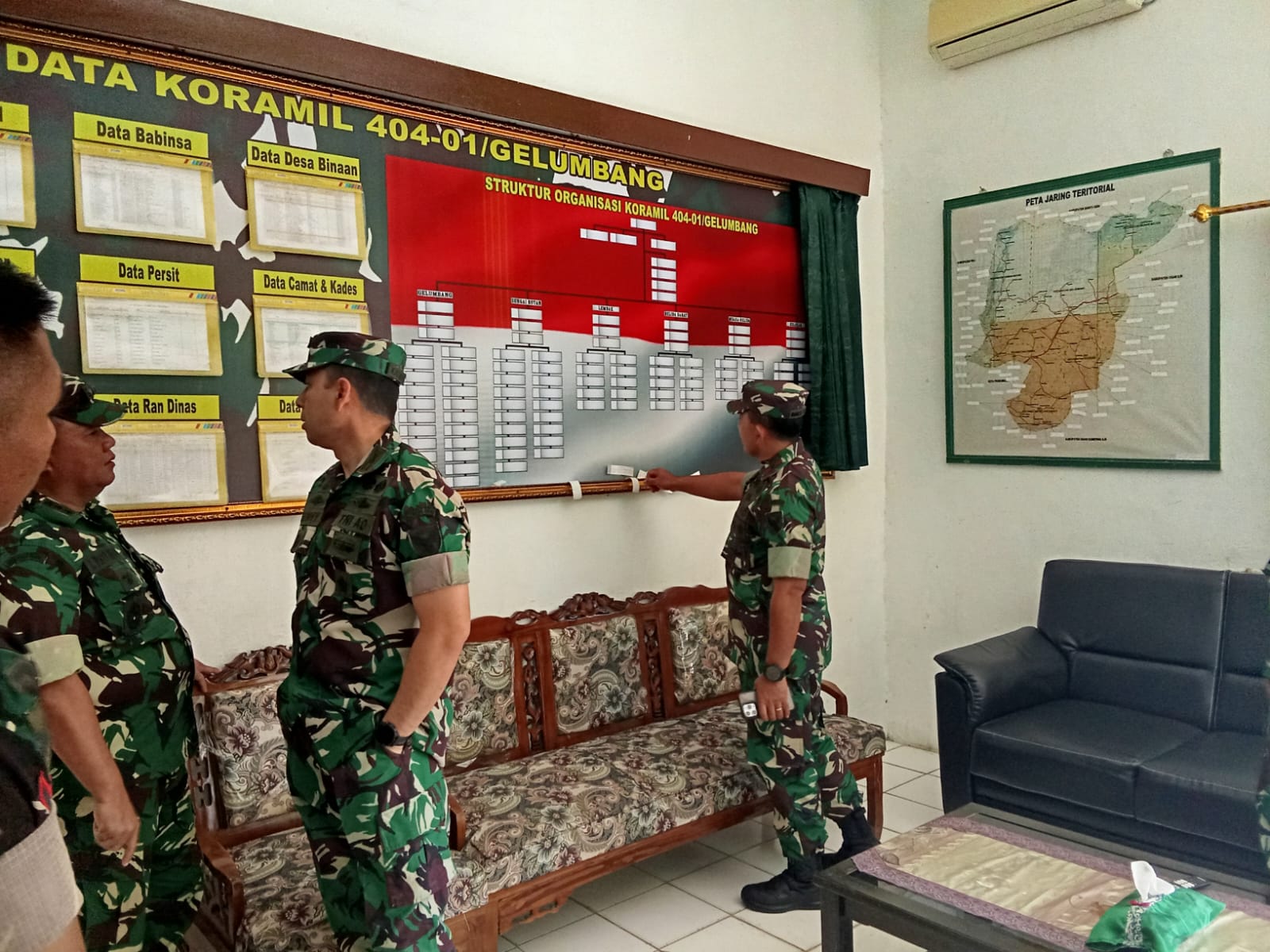 Danrem 044/Gapo Sambangi Koramil Gelumbang, Tekankan Kebersihan dan Pemanfaatan Pangkalan 1