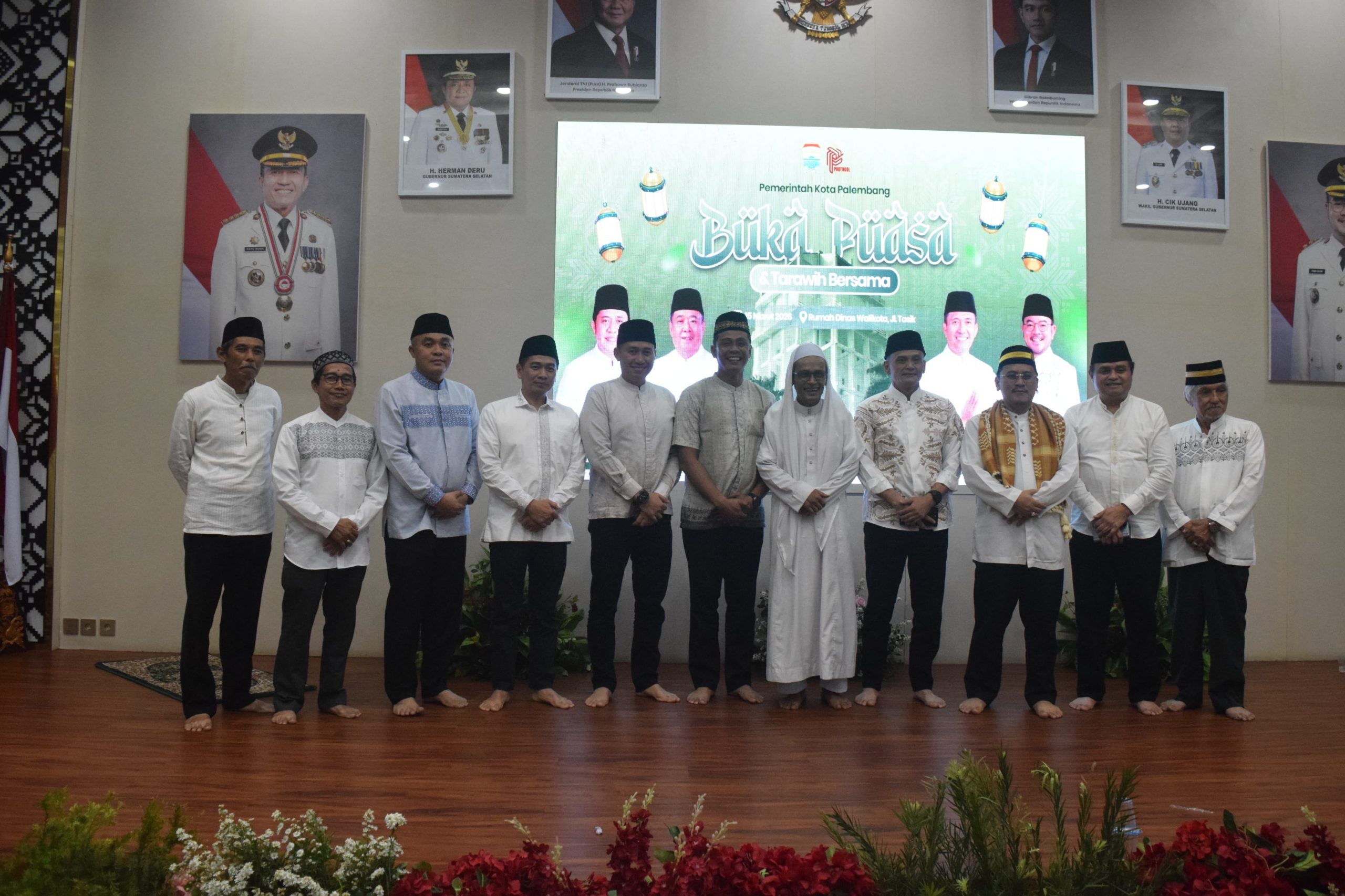 Dandim 0418/Palembang Hadiri Buka Puasa dan Tarawih Bersama Forkopimda Kota Palembang 2