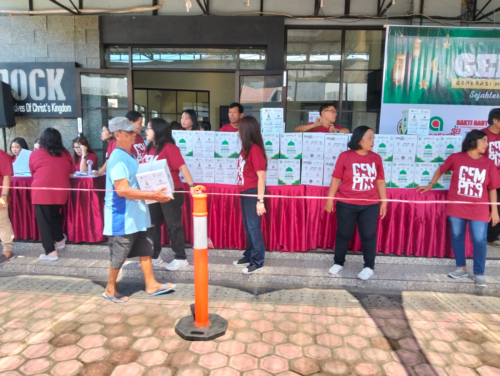 Kegembiraan Menjelang Lebaran, Ribuan Keluarga Pra Sejahtera di Tulungagung Terima Paket Sembako 1