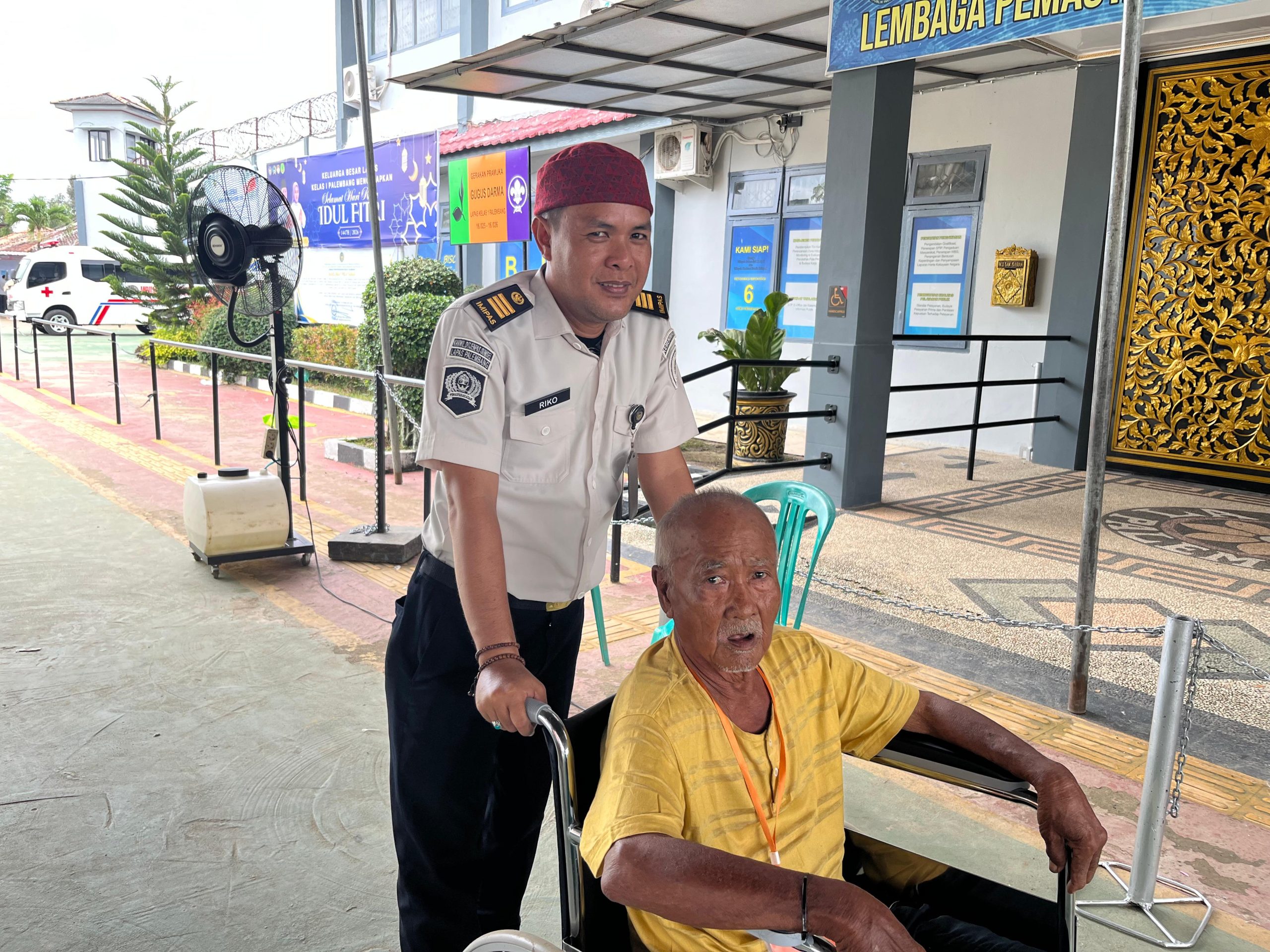 Wujudkan Layanan Humanis Selama Kunjungan Idul Fitri, Lapas Kelas I Palembang Berikan Layanan Khusus bagi Lansia dan Disabilitas 1