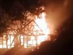 Tiga Rumah Panggung di Cigalontang Ludes Terbakar Dini Hari, Diduga Akibat Korsleting Listrik