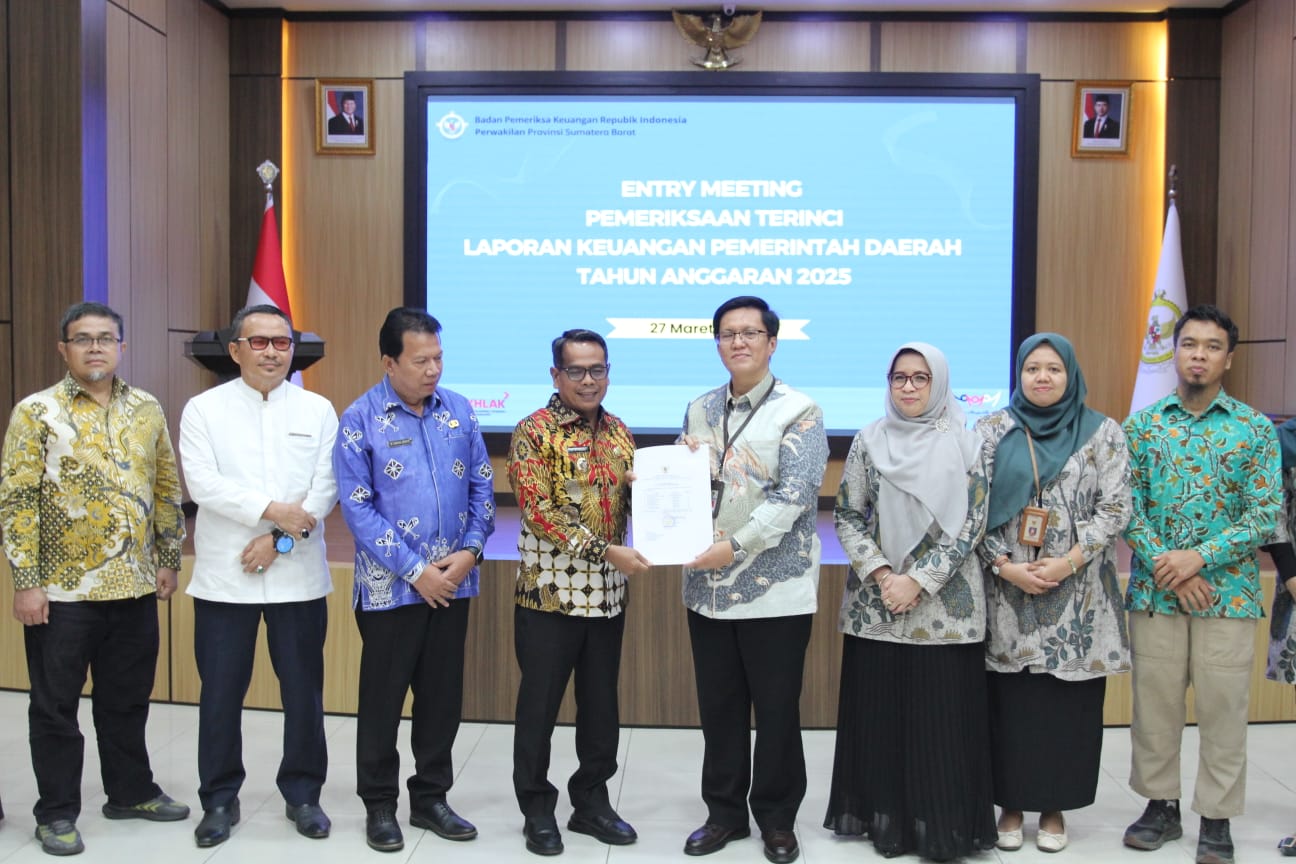 Wabup Pessel H.Risnaldi Ibrahim Hadiri Penyerahan LKPD 2025 di BPK Sumbar 1