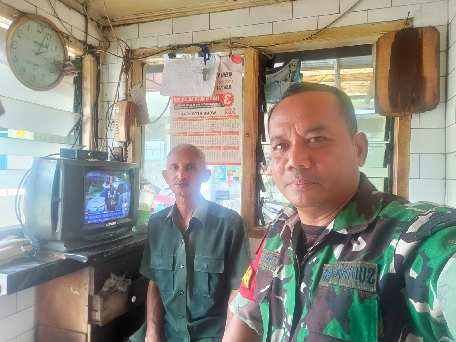 Babinsa Sembilan Ilir Koramil 418-05/Lemabang Perkuat Pengamanan Wilayah, Security Perumahan Diminta Lebih Waspada 1