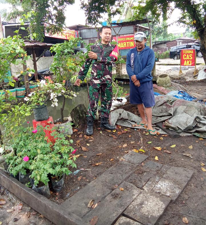 Babinsa Kalidoni Koramil 418-05/Lemabang Imbau Pelaku Usaha Jaga Kebersihan dan Tertib Ruang Jalan 1