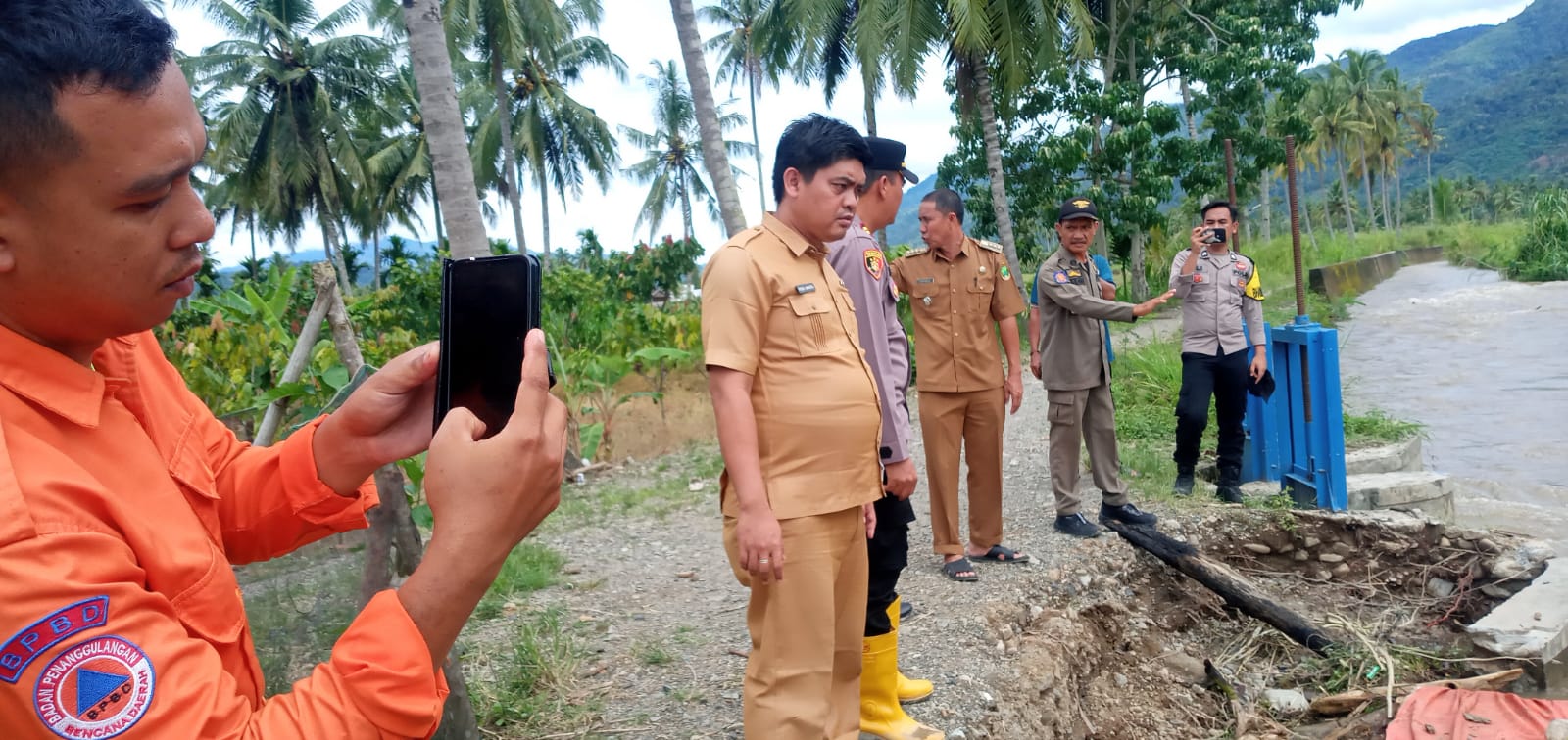 Banjir Bandang Terjang Tiga Desa di Empat Lawang, Puluhan Hektar Sawah Hancur dan Rumah Warga Rusak 1
