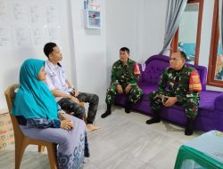 Pererat Silaturahmi, Babinsa Lebung Gajah Koramil 418-08/Sako Jalin Komsos Bersama Warga di Palembang