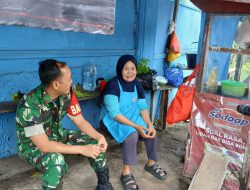 Sentuhan Humanis Babinsa Koramil 418-02/Pakjo , Pedagang Gado-Gado di Bukit Lama Diingatkan Soal Kebersihan