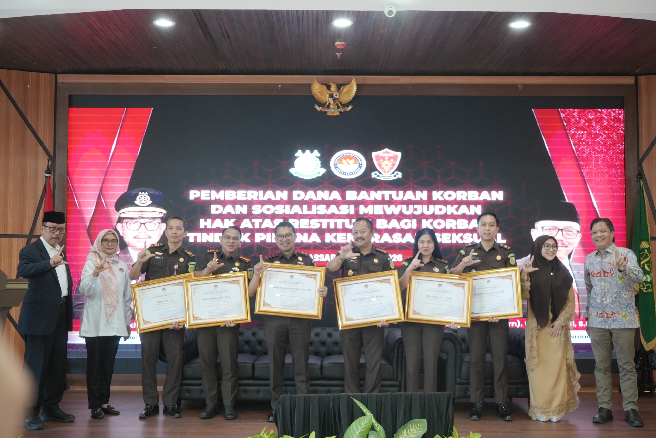 Memperjuangkan Restitusi Bagi Korban Kekerasan Seksual, Kajati Sulsel Terima Penghargaan Nasional dari LPSK 1