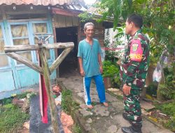 Babinsa Sungai Lais Koramil 418-05/lemabang Komsos dengan Warga, Dorong Kepedulian Kebersihan Lingkungan