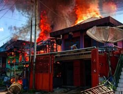 Si Jago Merah Luluhlantakkan 13 Rumah di Pendopo Empat Lawang, Kerugian Ditaksir Rp4,5 Miliar