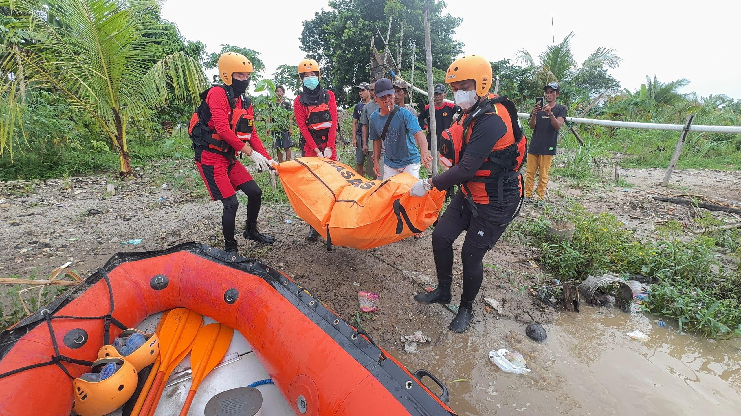 JASAD SISWI SMP YANG TENGGELAM DI SUNGAI KOMERING DITEMUKAN 1
