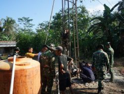 Aksi Nyata TMMD, Satgas Kodim 0402/OKI Bangun Sumur Bor untuk Masyarakat Pedesaan.
