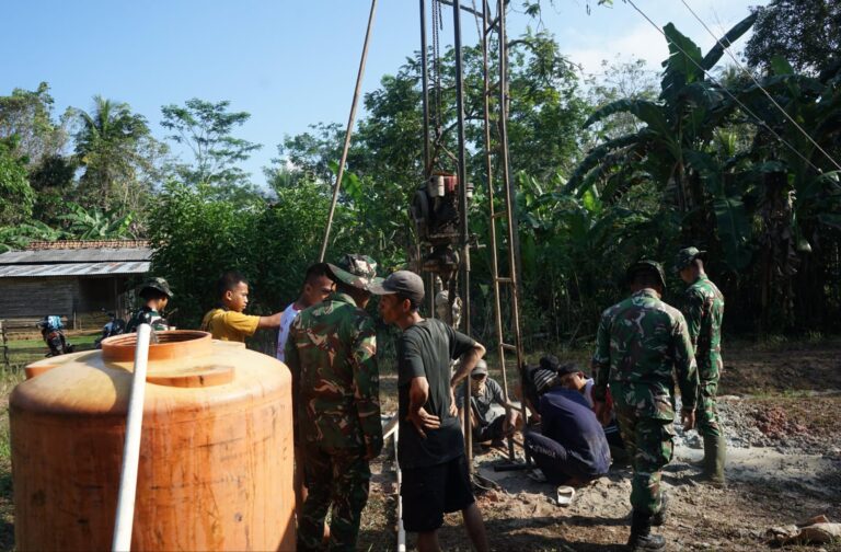 Aksi Nyata TMMD, Satgas Kodim 0402/OKI Bangun Sumur Bor untuk Masyarakat Pedesaan. 1
