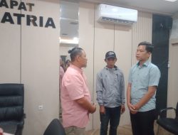 Orang Tua Korban Rudapaksa di Gandus Datangi Polrestabes Palembang, Ucapkan Terima Kasih Sambil Bawa Buket Bunga