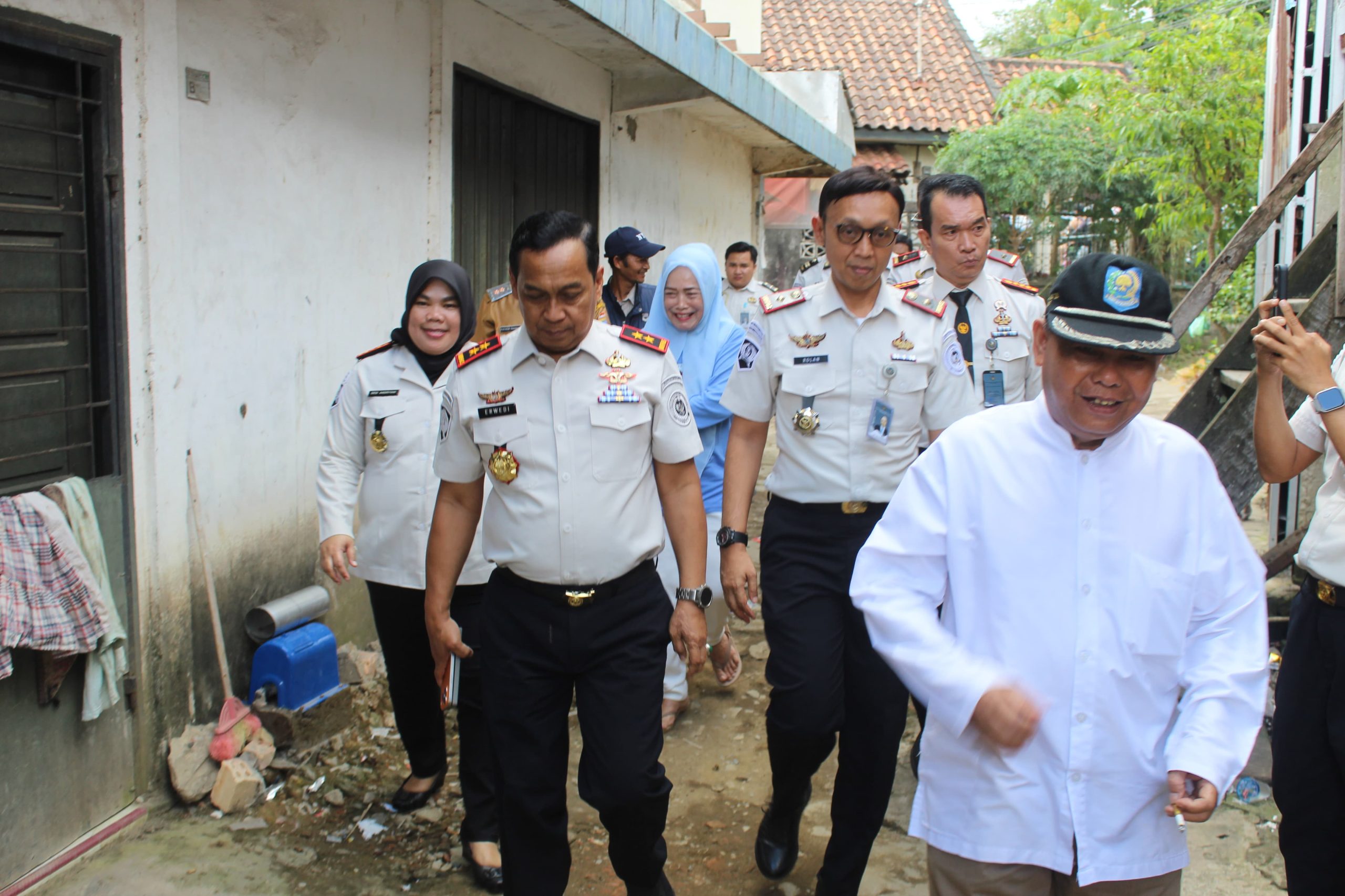 Kakanwil Ditjenpas Sumsel Erwedi Supriyatno Tinjau Progres Program Bedah Rumah di Palembang 1