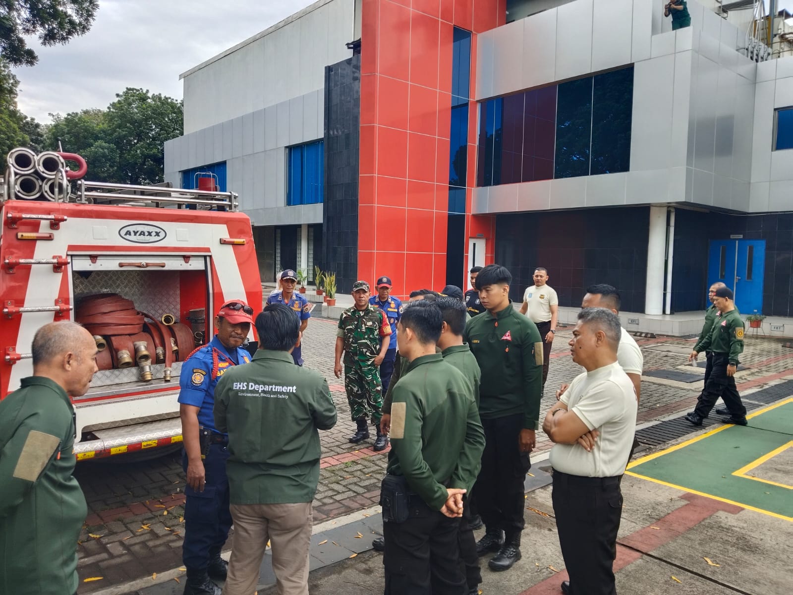 Babinsa Koramil 418-05/Lemabang Gelar Sosialisasi Pencegahan Kebakaran Bersama Damkar dan PT Dexa Medica 3