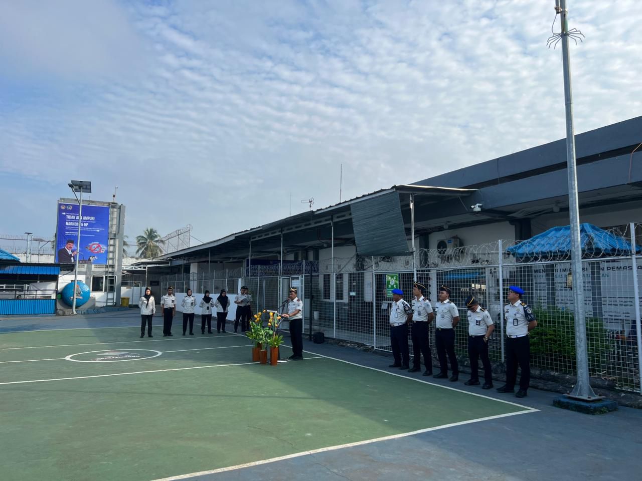 Kakanwil Ditjenpas Sumsel Pimpin Apel Kedisiplinan di Rutan Kelas I Palembang, Berikan Reward Petugas Berprestasi 1