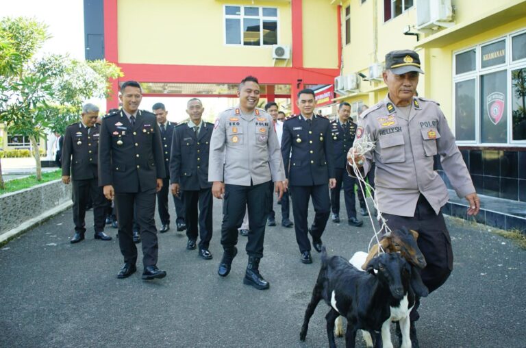 IPTU Reliyanto Dilepas dengan Penuh Kehormatan, Akhiri 39 Tahun Pengabdian di Korps Bhayangkara 1