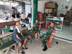 Babinsa 5 Ilir Koramil 418-05/Lemabang Gelar Komsos Bersama Warga, Bahas Kewaspadaan dan Pencegahan Curanmor