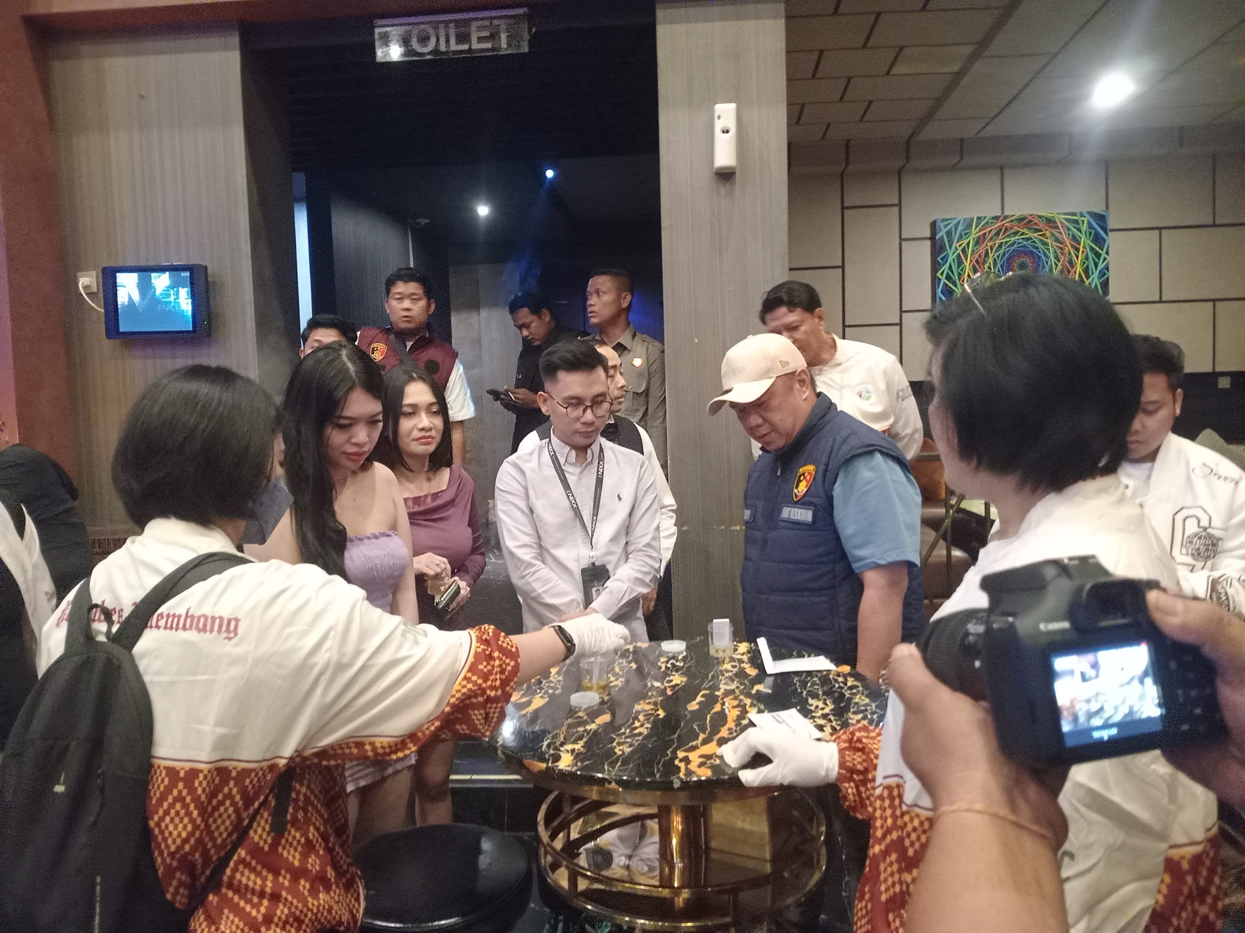 Satres Narkoba Polrestabes Palembang Razia 6 Tempat Hiburan Malam, Dua Pengunjung Positif Narkoba 3