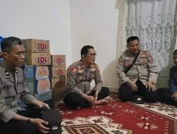 Kapolsek SU II Kompol Dedi Rahmad Hidayat Sambangi Rumah Duka Korban Penganiayaan, Serahkan Bansos dan Sampaikan Belasungkawa