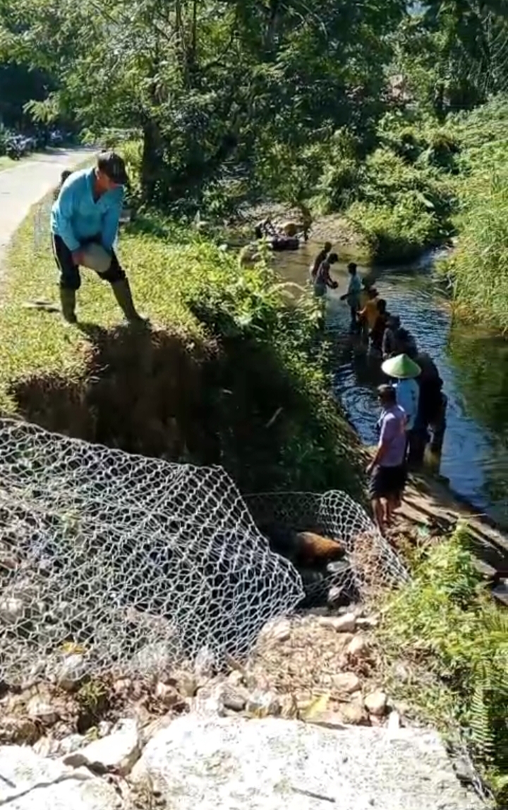 Kepedulian Nyata, Kepala Kampung Koto Gunung Turun Langsung Dampingi Warga 1