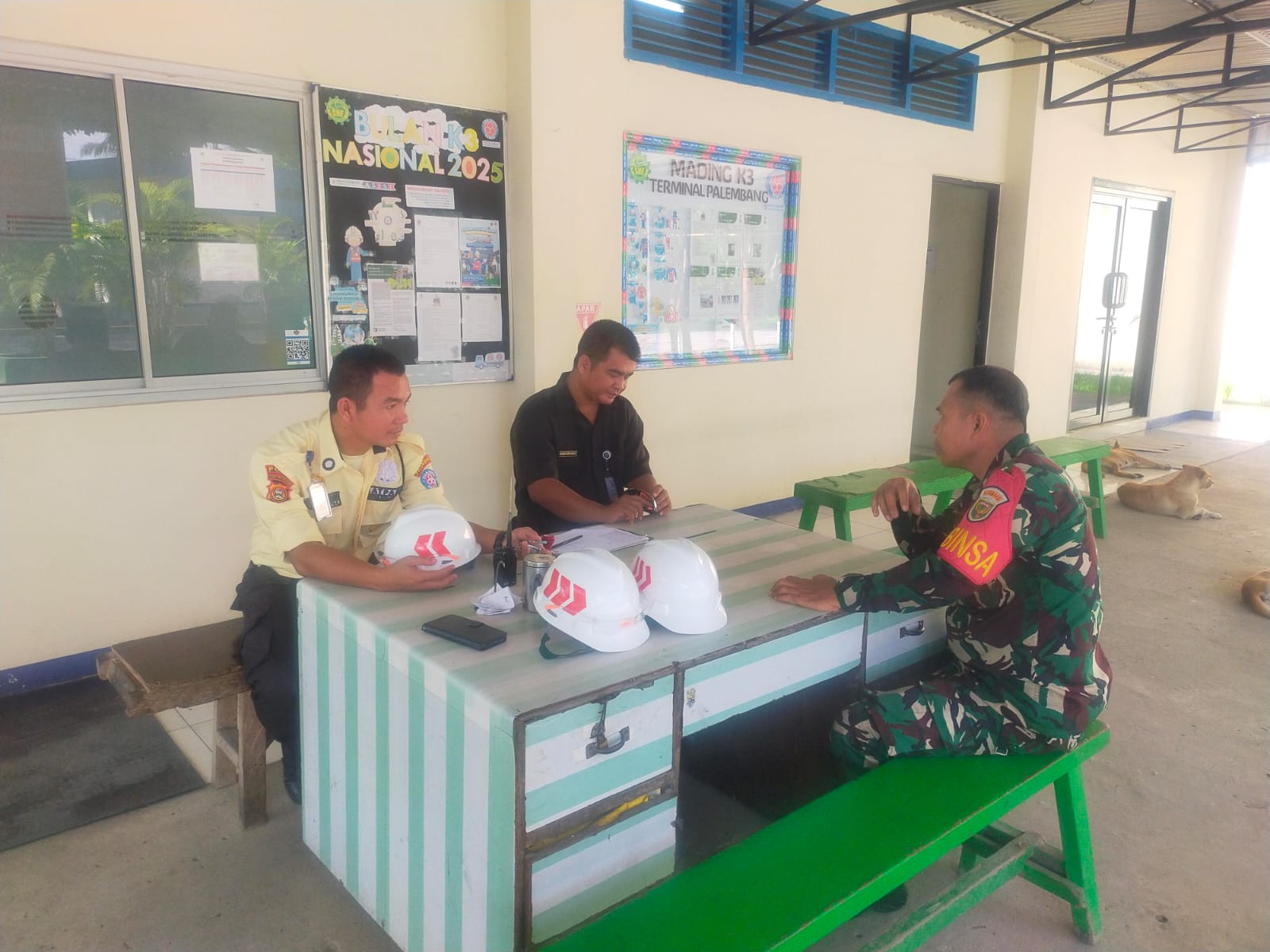 Babinsa Sungai Lais Sambang Wanwil ke PT Semen Tiga Roda, Bahas Keamanan Lingkungan 1