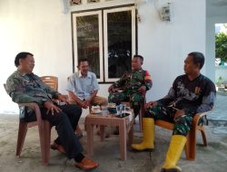 Babinsa Bukit Sangkal Koramil 418-05/Lemabang dan Lurah Koordinasikan Gotong Royong Bersama Ketua RW