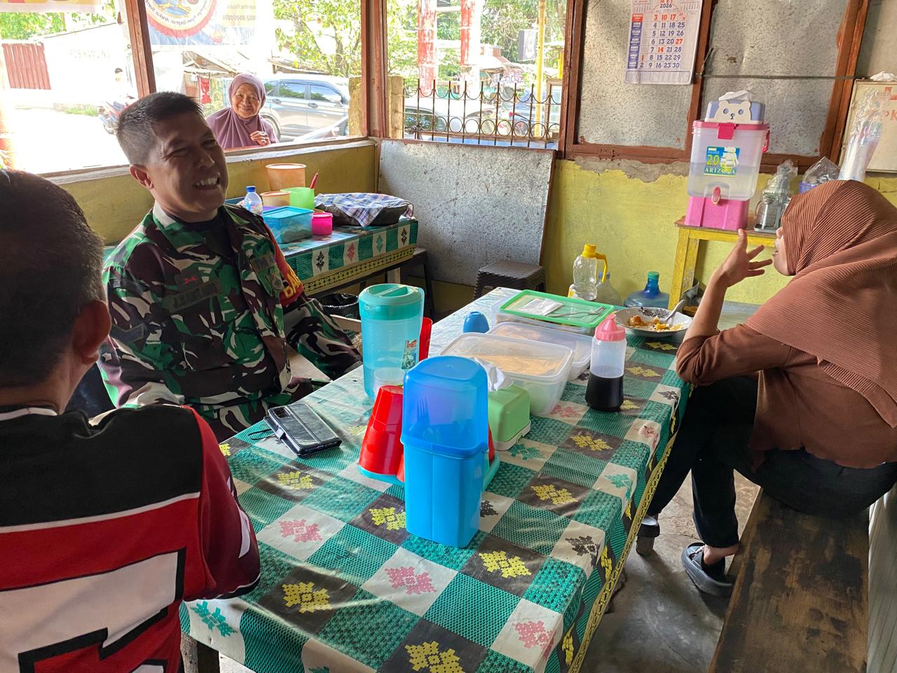 Babinsa 3 Ilir Koramil 418-05/Lemabang Ajak Tokoh Masyarakat Perkuat Keamanan dan Ketertiban Lingkungan 1