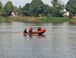 Terseret Arus Saat Menyeberang Sungai Ogan, Warga Ogan Ilir Masih Dalam Pencarian Tim SAR Gabungan