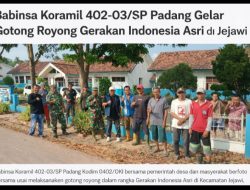 Babinsa Koramil 402-03/SP Padang Gelar Gotong Royong Gerakan Indonesia Asri di Kecamatan Jejawi