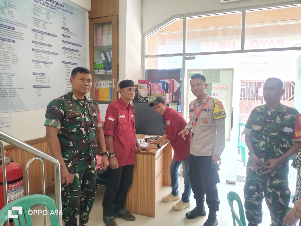 Babinsa Kuto Batu Ajak Perangkat Kelurahan Perkuat Sinergi Cegah Tawuran dan Jaga Kondusivitas Wilayah 1
