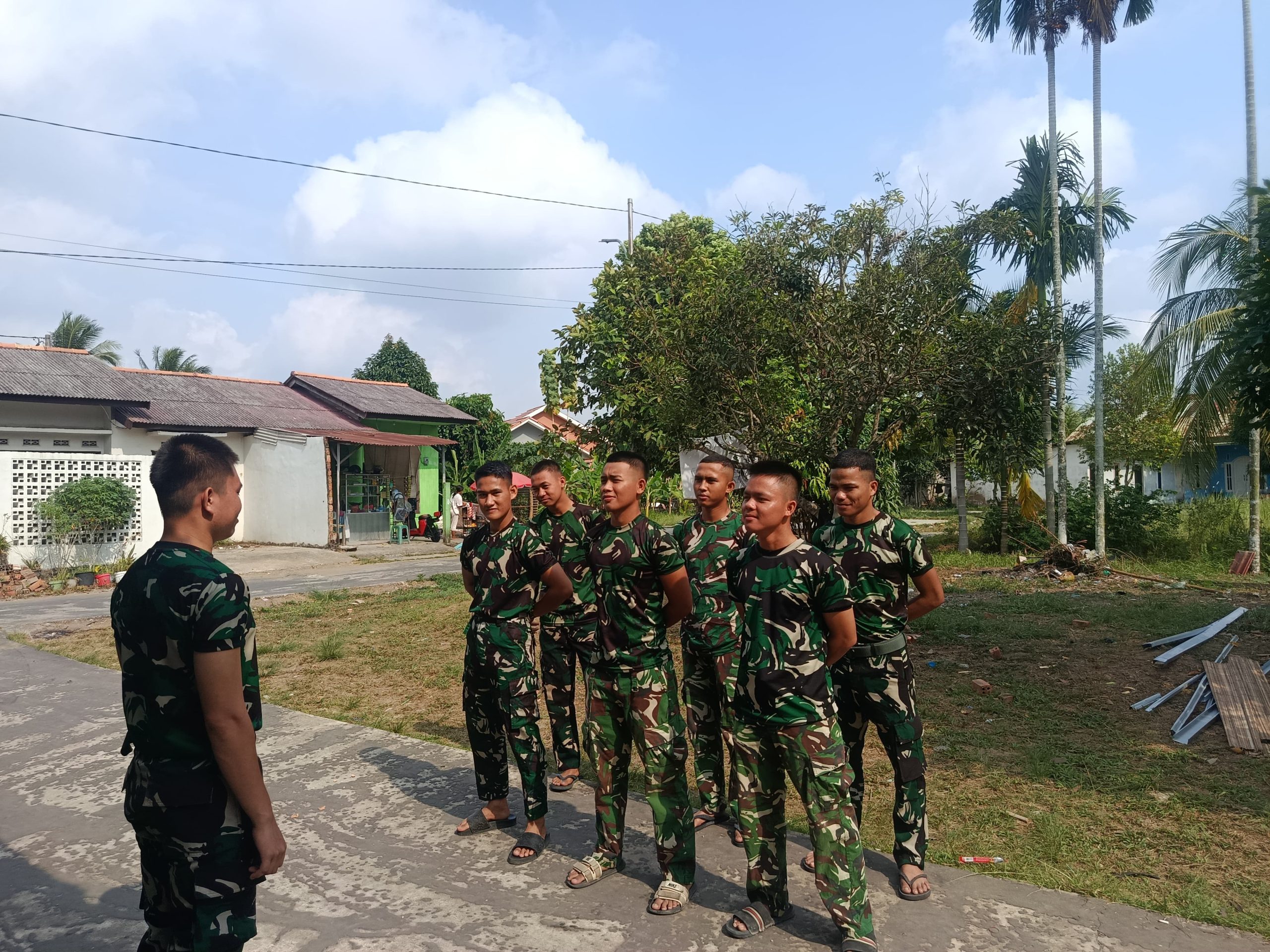 Apel Pagi Satgas TMMD ke-129 Jadi Penyemangat Pengabdian, Yon TP 950/Banyuasin dan Yon TP 948/Banyulincir Perkuat Pembangunan di Talang Jambe 1