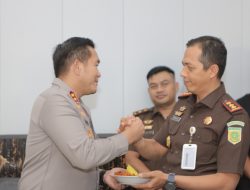 Perkuat Sinergi dengan Kajari, Kapolres Lamongan Dorong Penegakan Hukum yang Efektif dan Profesional