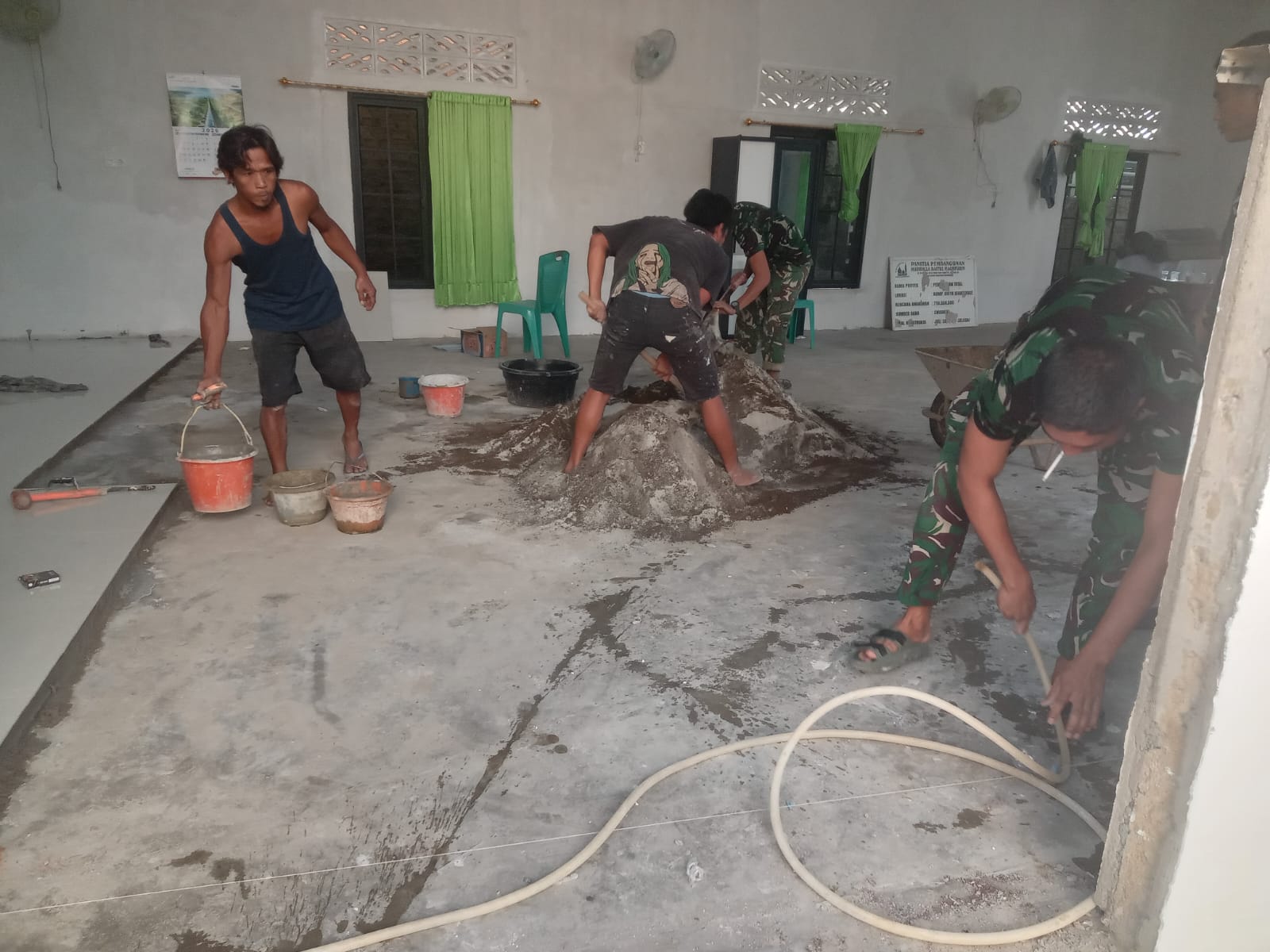 Hari Ke-11, Rehab Mushola Baitul Makfurin Masuki Tahap Finishing 1