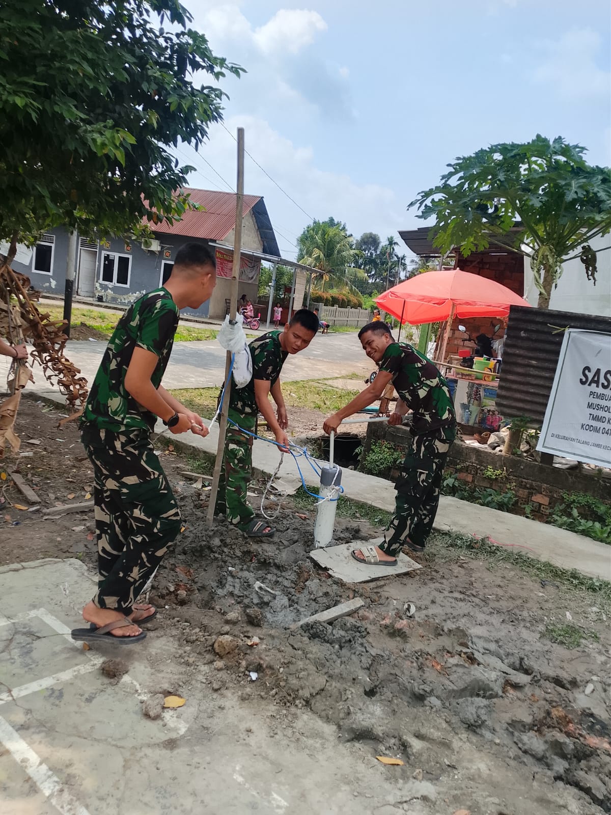 Setetes Air Menjadi Harapan, Sumur Bor Mushola Al-Mufakat Kian Siap Melayani Warga 1