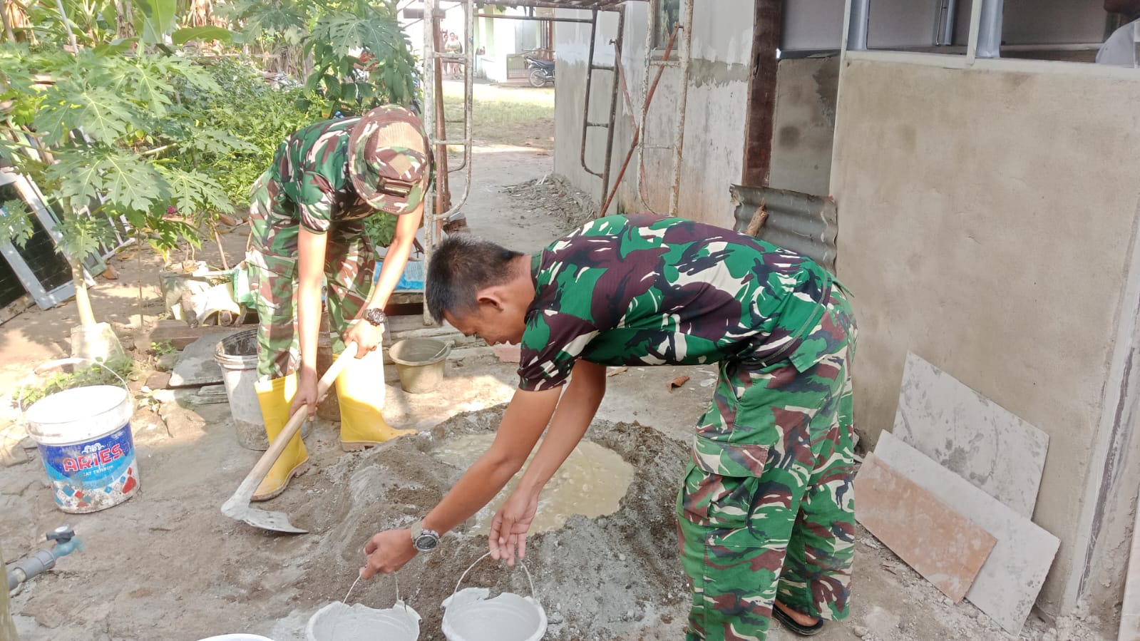 Satgas TMMD Kebut Pembangunan Dapur Rumah Fernando Demi Hunian yang Lebih Sehat dan Nyaman 1
