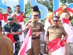 Semarak HUT Ke-81 RI, Pemkab Pesisir Selatan Salurkan 5.000 Bendera Merah Putih kepada Masyarakat
