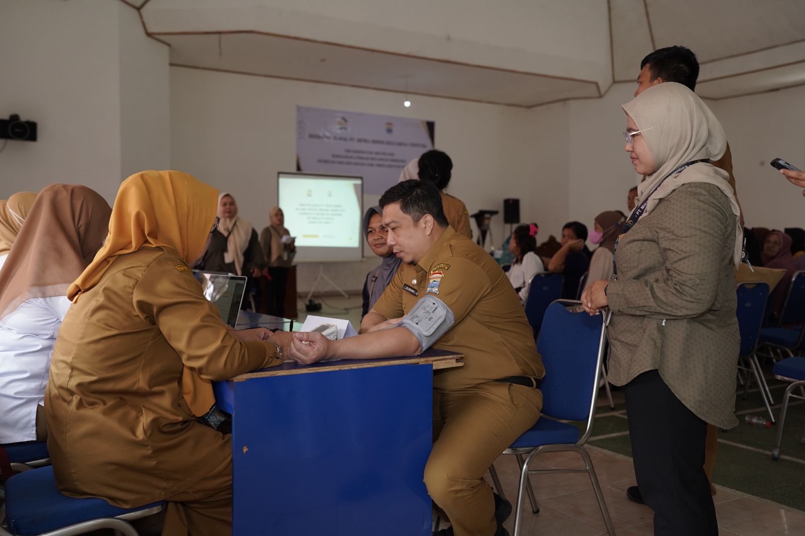 Kegiatan Sosial Cek Kesehatan Gratis dan Pemeriksaan IVA di Kecamatan Sukarami, Wujud Nyata Kepedulian terhadap Kesehatan Masyarakat 5